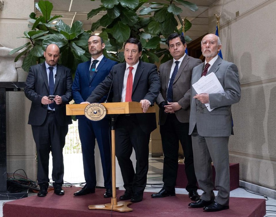 Senadores presentan reforma constitucional de seguridad tras retiro de propuesta gubernamental